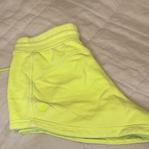Lululemon inner glow HR Short 3”